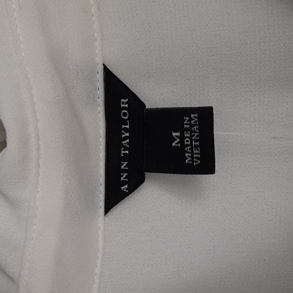 Ann Taylor Knit Sleeveless Flowy Cream Ivory Top - Picture 4 of 10